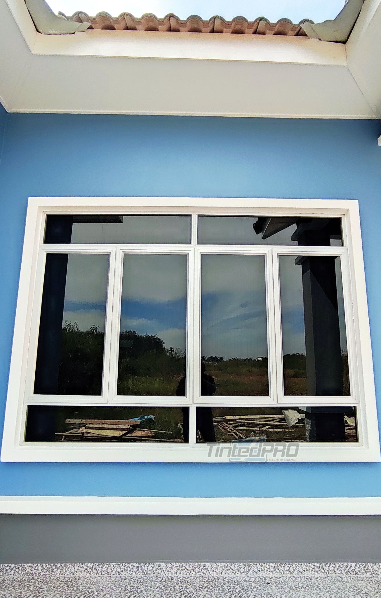 Photo 1672542615866