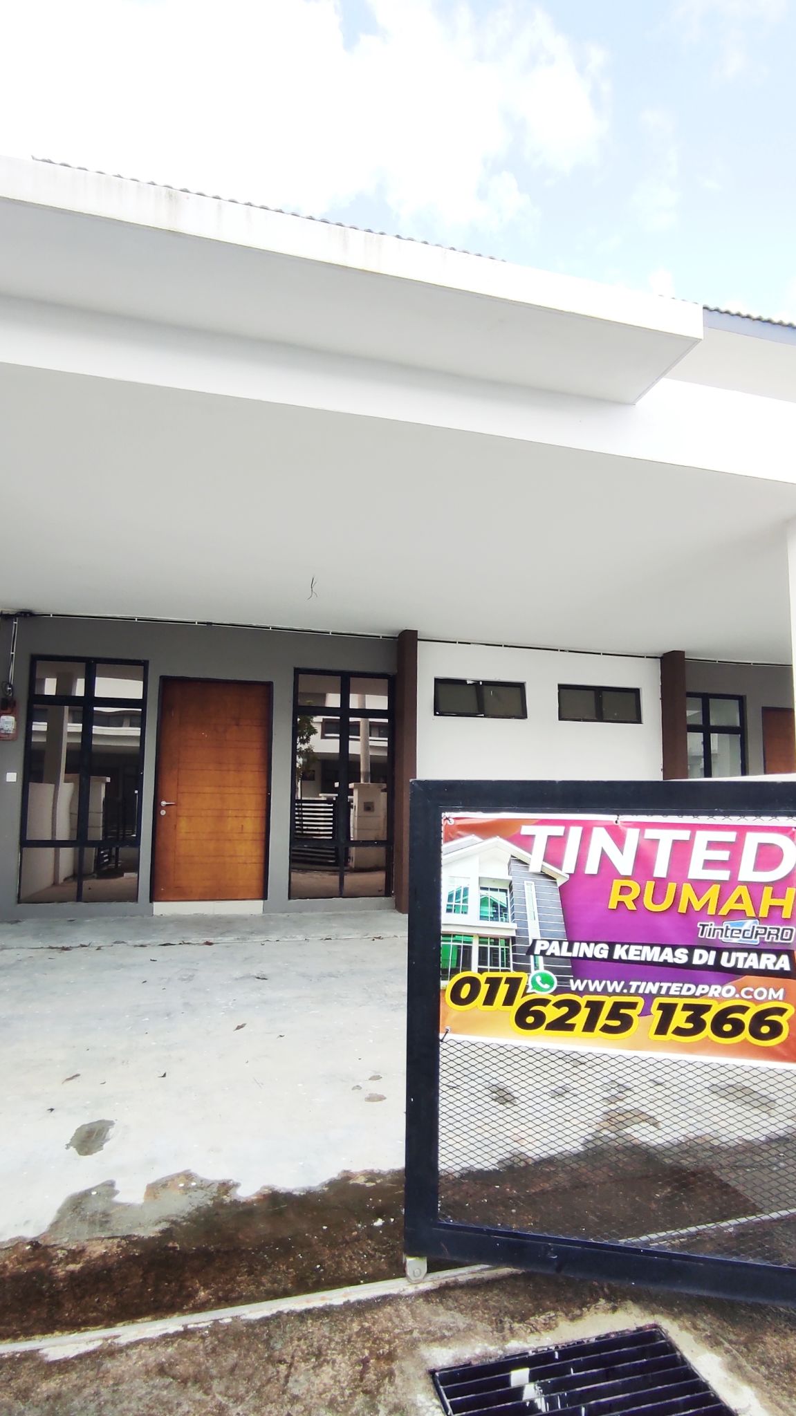 Pemasangan tinted rumah di Taman Ilmu, Nibong Tebal, Pulau Pinang.